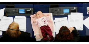 Wo bleibt die Harmonisierung des Mutterschaftsurlaubs in Europa ?