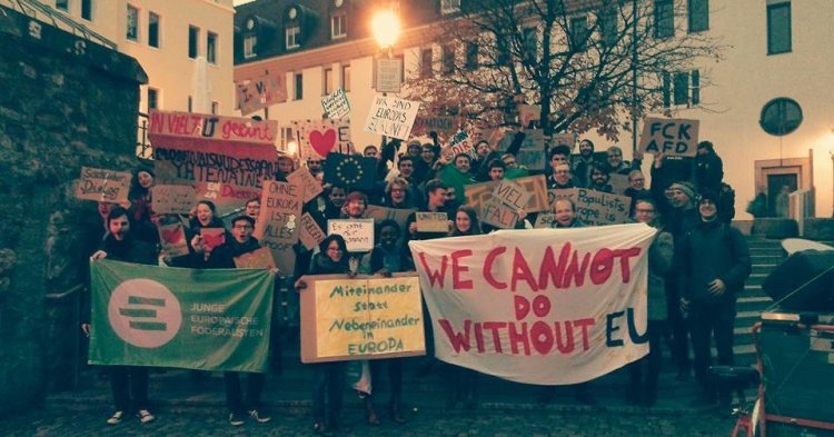 Entretiens de Fribourg : les Jeunes Européens Fédéralistes manifestent pour l'Europe ! 