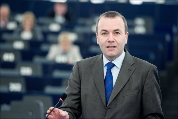 Manfred Weber needs to look to his left to find allies