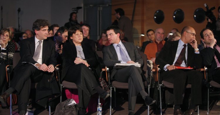Réfugiés : Valls n'a pas de leçon à donner à Merkel