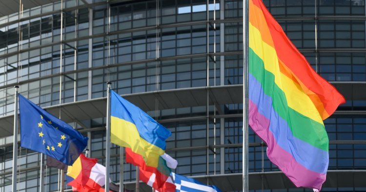 Unie dans la diversité : l'action de la Commission pour l'égalité en faveur des personnes LGBTIQ