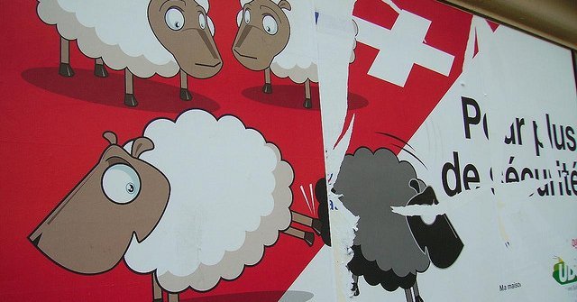Le peuple suisse vote une initiative populaire pour le renvoi des étrangers criminels 