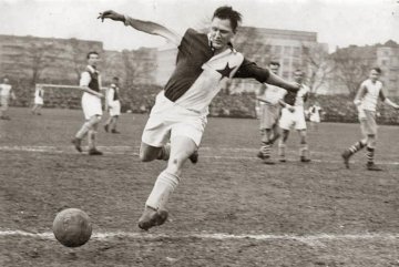 Josef Bican, de l'Autriche-Hongrie à la Tchécoslovaquie, récit d'une légende du football