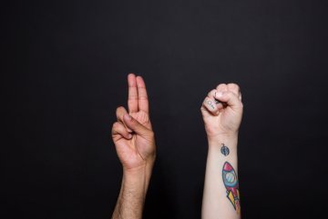 Existe-t-il une langue des signes européenne ?