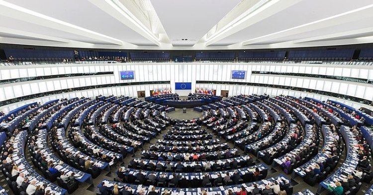 Voto favorevole del Parlamento europeo, la riforma dei Trattati non è più utopia